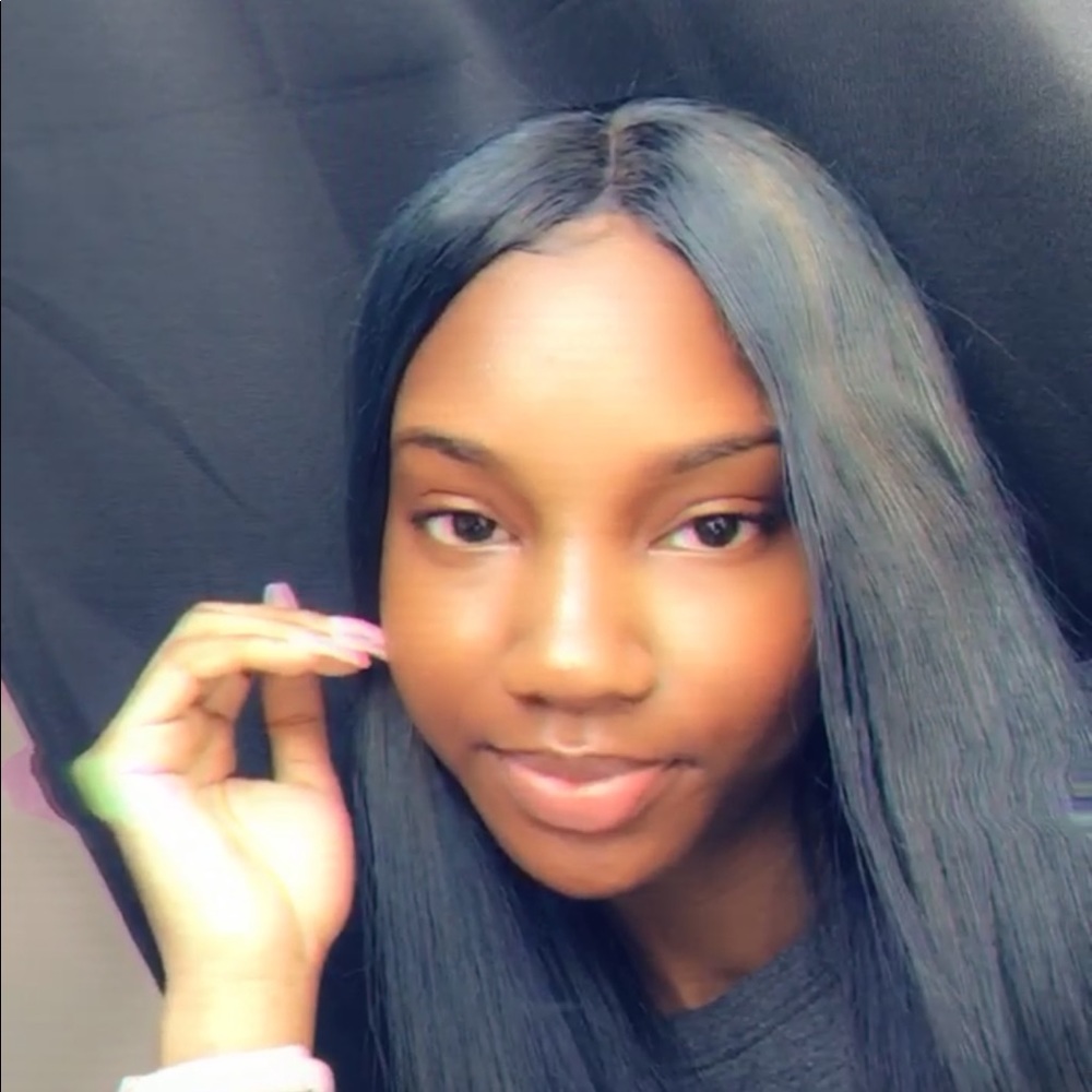 Meet your Posher, Amaya